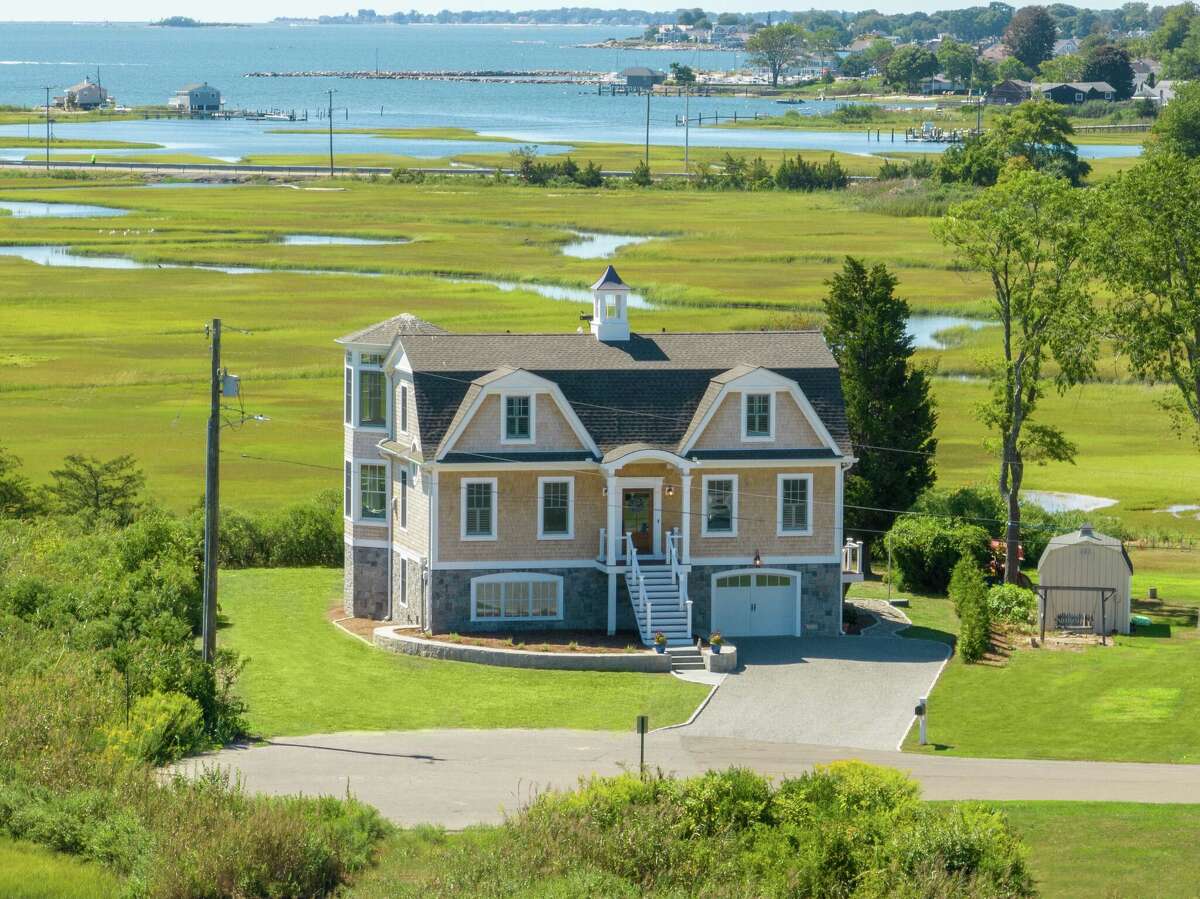 A new home in Old Saybrook puts the focus on coastal views