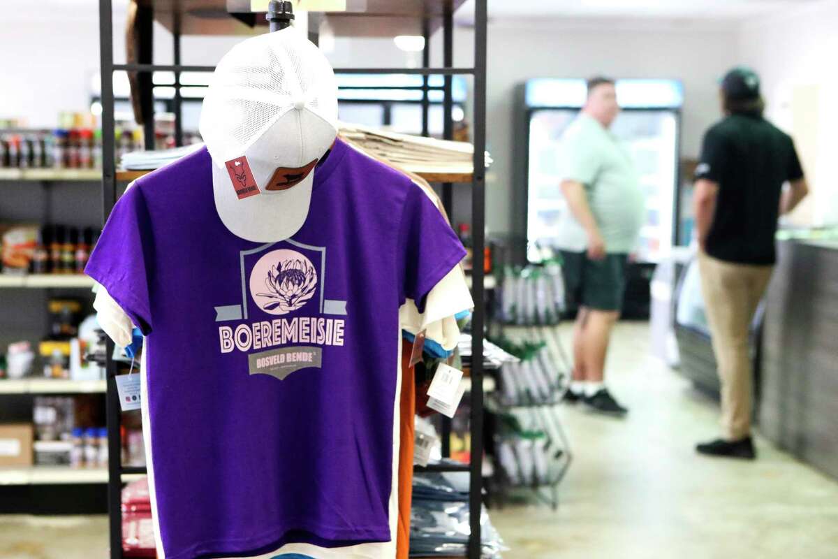 4 African grocery stores, restaurants line this corner of Spring