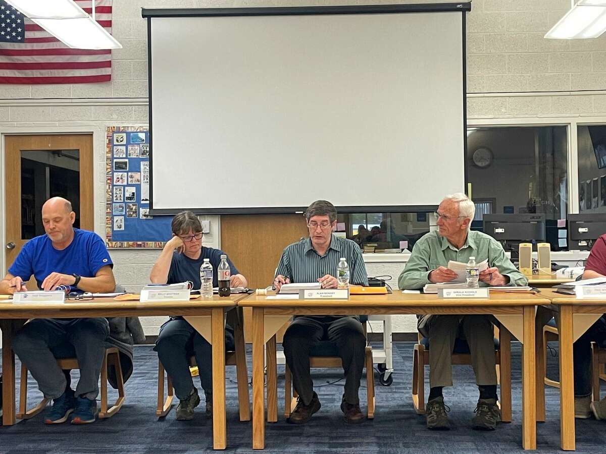 Evart Public Schools moves ahead with adolescent health center