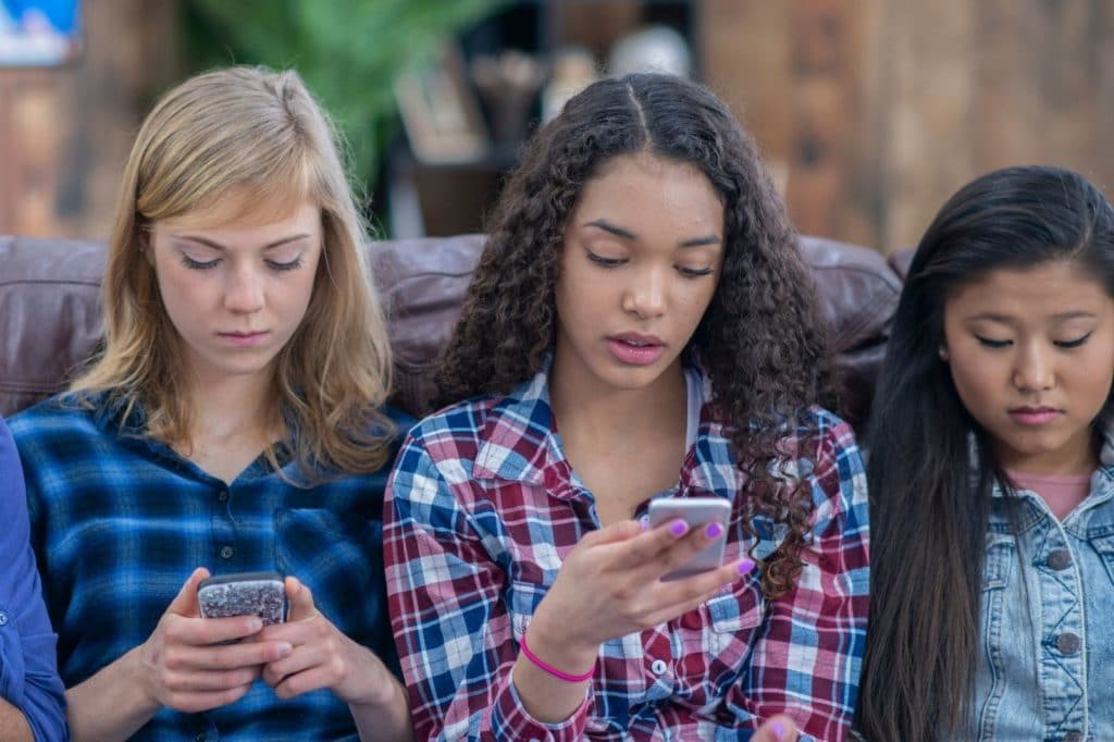 How social media affects today's youth - Vimarsana News