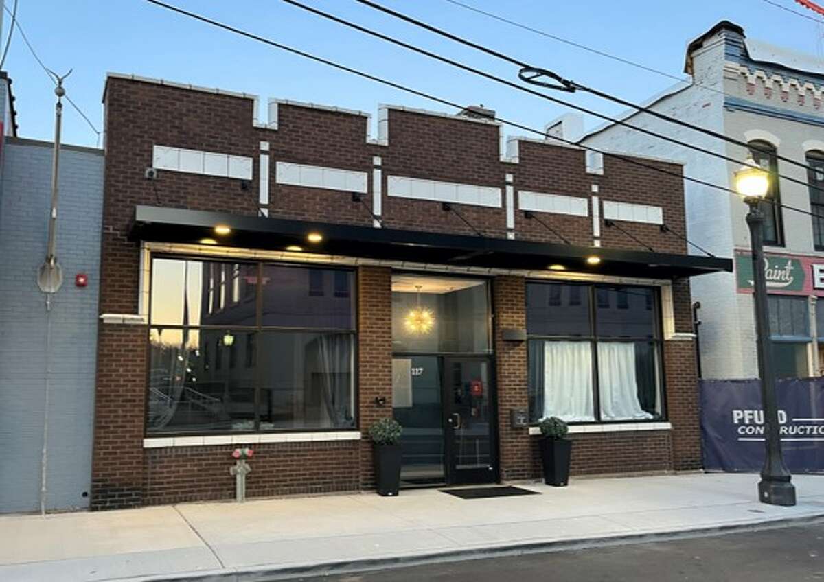 Edwardsville historic preservation panel gives wards to 3 sites