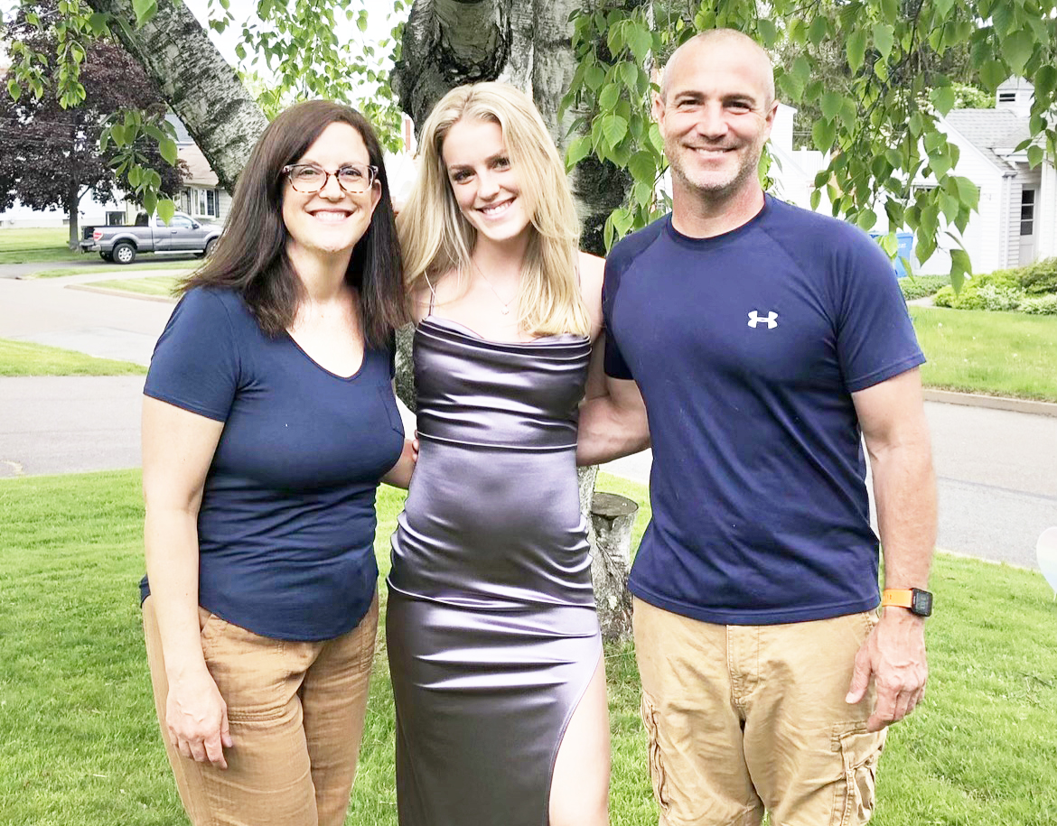 Middletown CT teen facing Hodgkins relapse seeks aid with GoFundMe - Vimarsana News