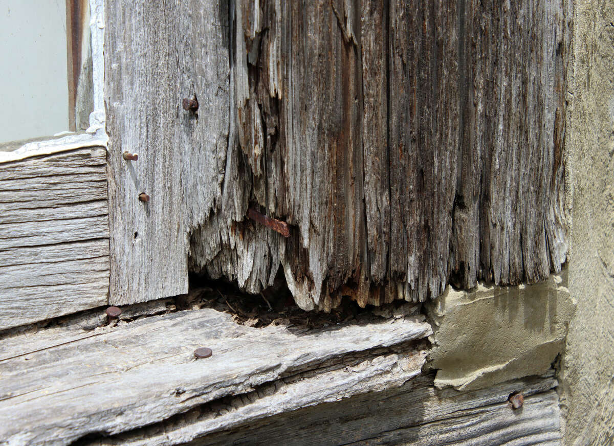 Help preserve Bad Axe historical log cabin village