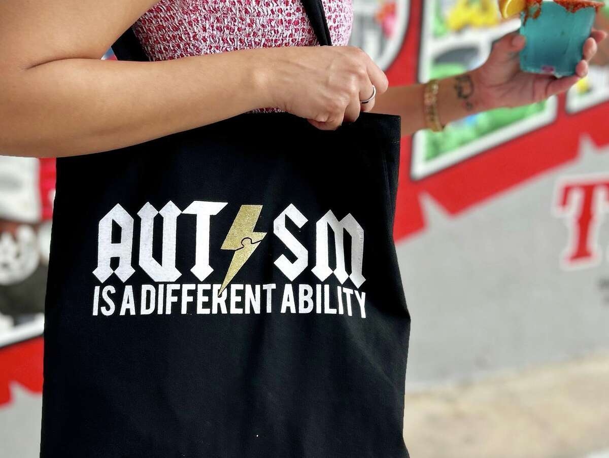 Print X Press, Saludo Brewing Co. donate to Laredo Autism Coalition