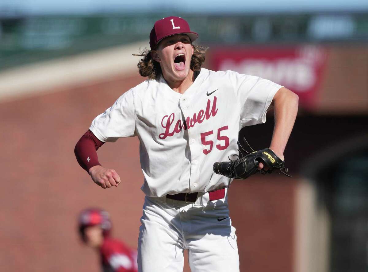 Lowell tops Washington 11-3 for SFS title; Isabella Fong makes history