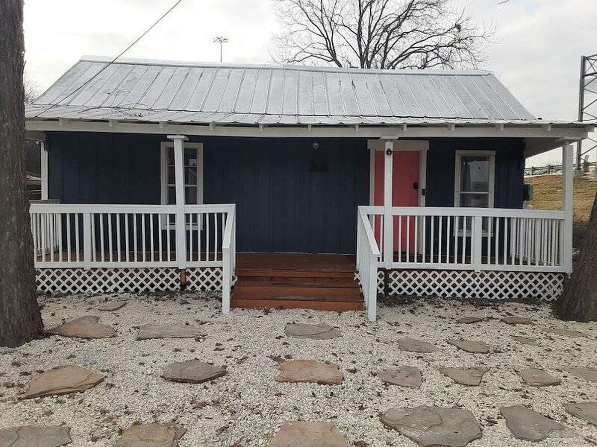 Guess the rent of this 2bedroom home near Denver Heights