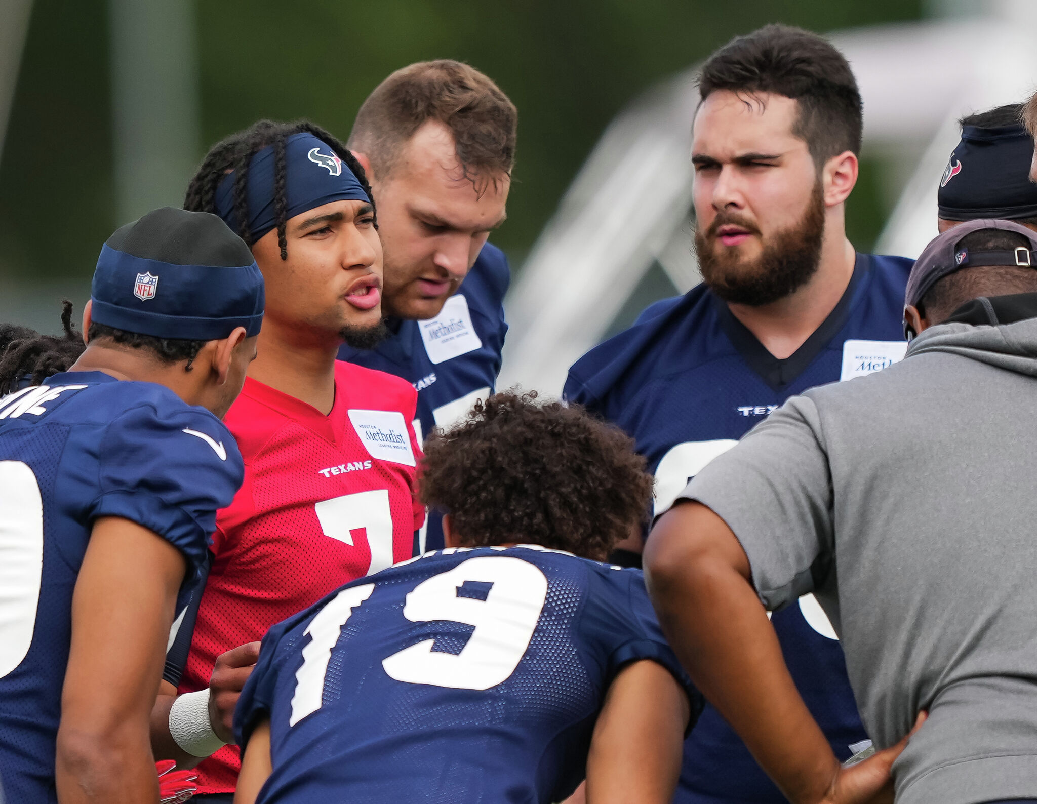 Tom Brady speaks with Bryce Young, C.J. Stroud, Anthony Richardson, and  Will Levis