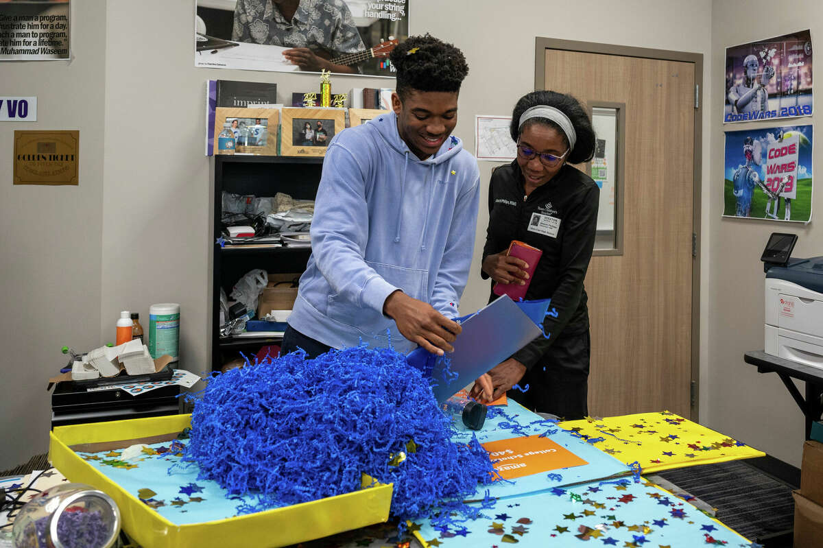 Klein ISD senior awarded 40K Amazon scholarship, paid internship