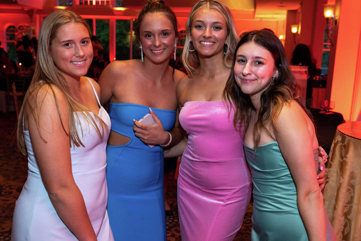 seen-fairfield-warde-high-school-prom-2023