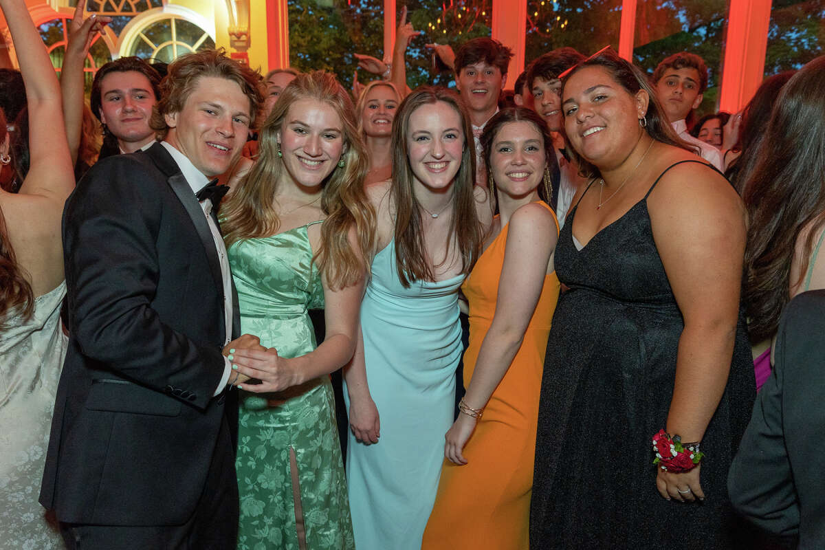 seen-fairfield-warde-high-school-prom-2023