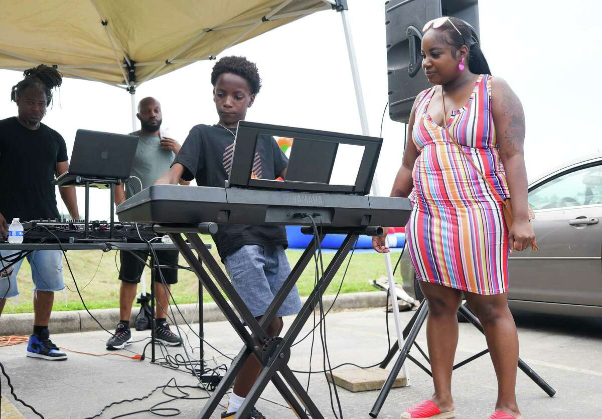 Houston fifth grader discusses being a viral keyboard sensation