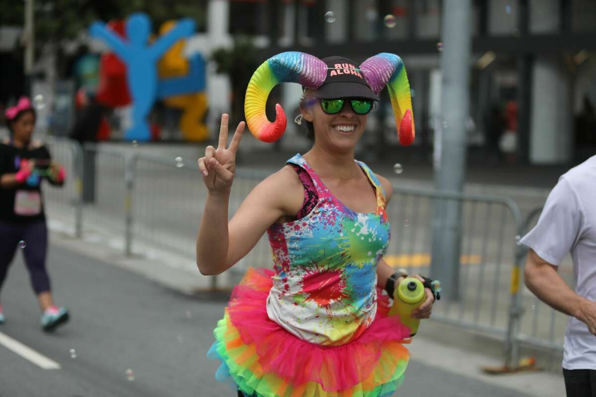 Photos show Bay to Breakers taking over San Francisco streets