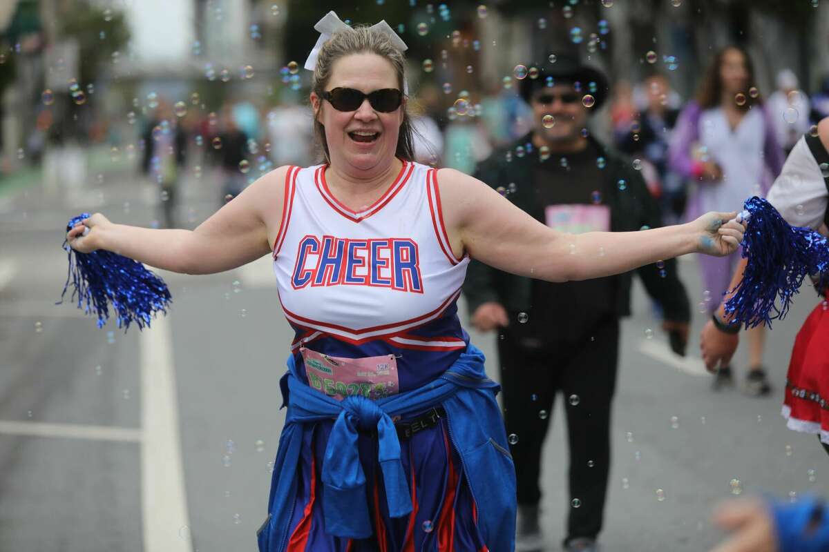 Photos show Bay to Breakers taking over San Francisco streets