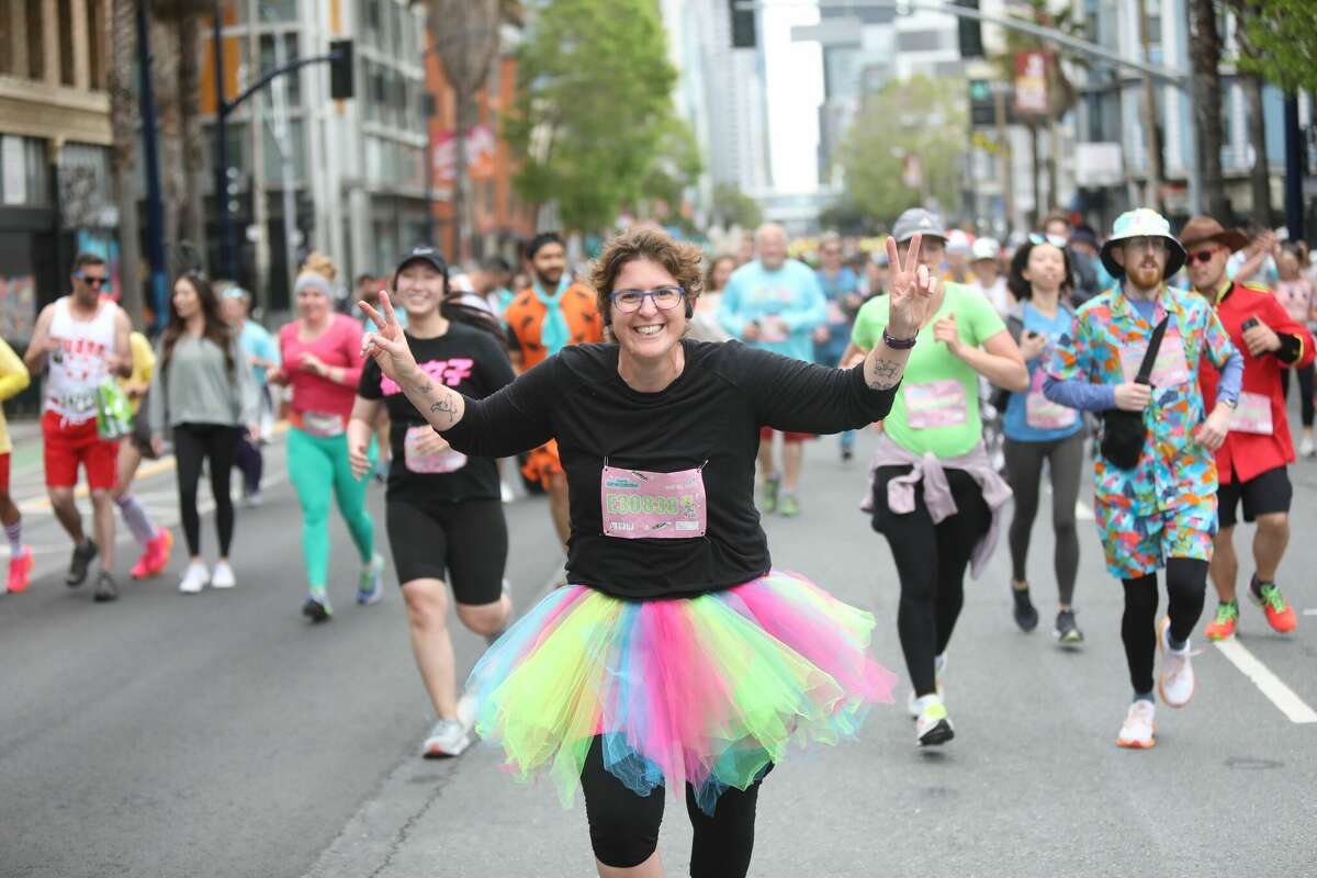 Photos show Bay to Breakers taking over San Francisco streets