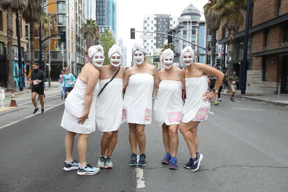 Photos show Bay to Breakers taking over San Francisco streets