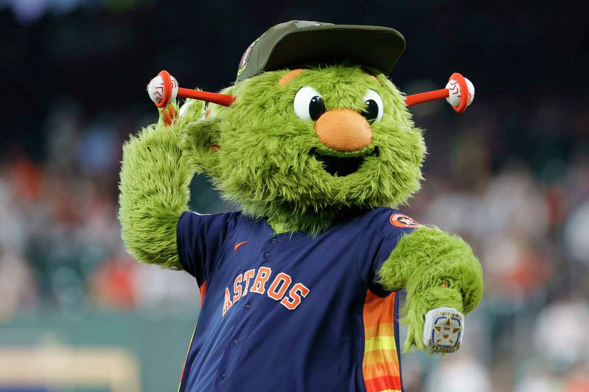 Astros' Orbit visiting Lone Star College-CyFair to promote reading