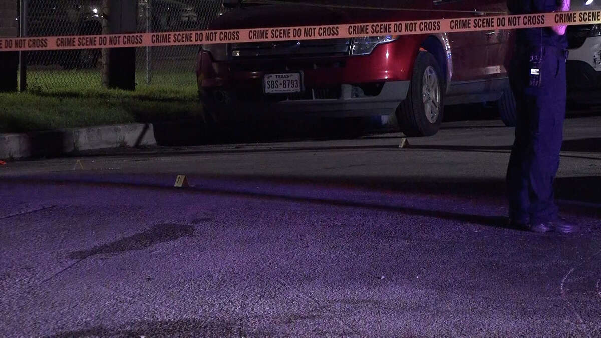 Woman killed in stabbing amid argument at a San Antonio apartment