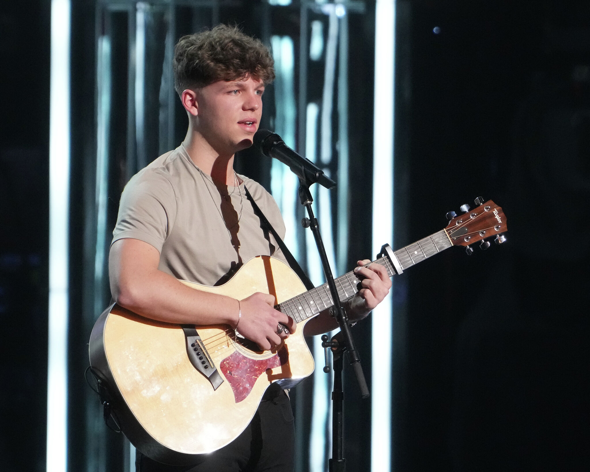 Check out 'American Idol' winner's duet with Dawson Wayne - Vimarsana News