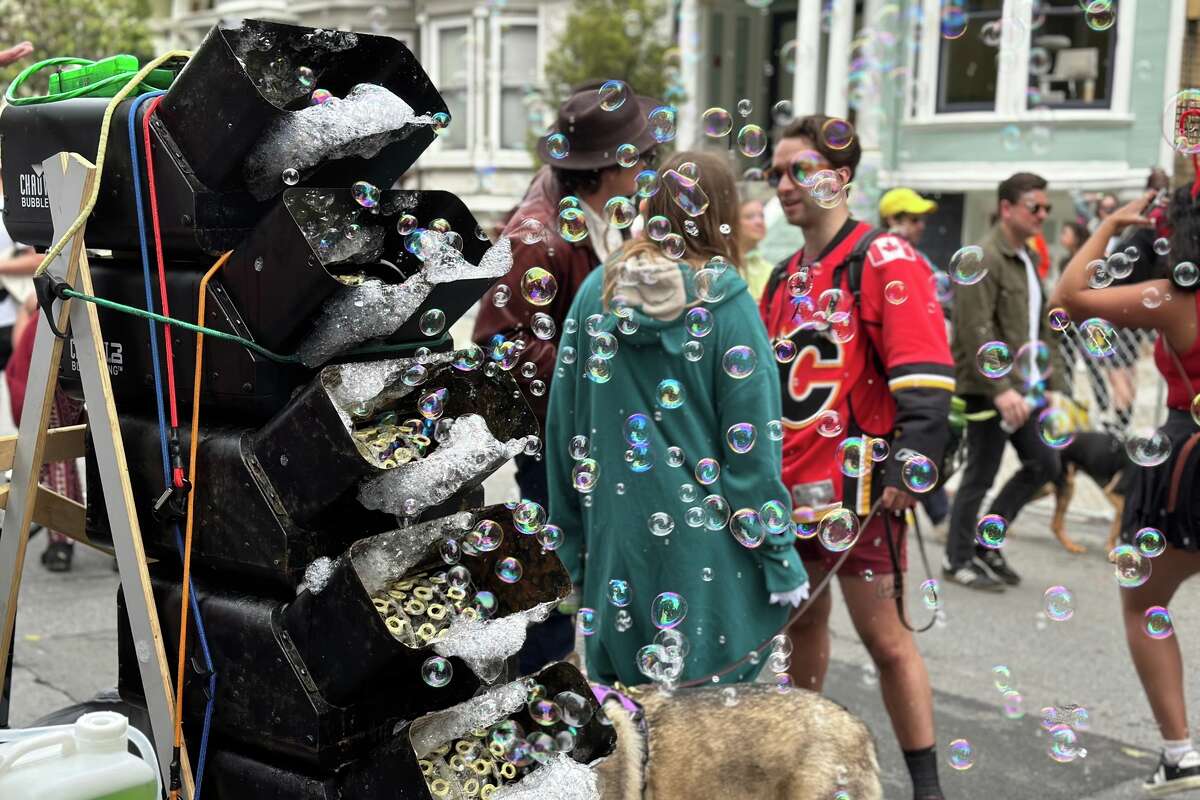 Bubble Guy is the Bay to Breakers hero San Francisco needs
