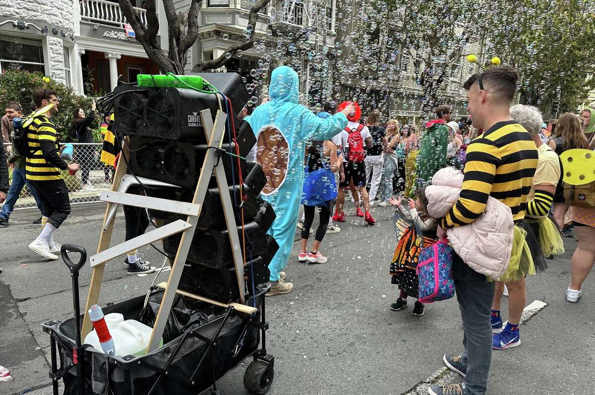 Bubble Guy is the Bay to Breakers hero San Francisco needs
