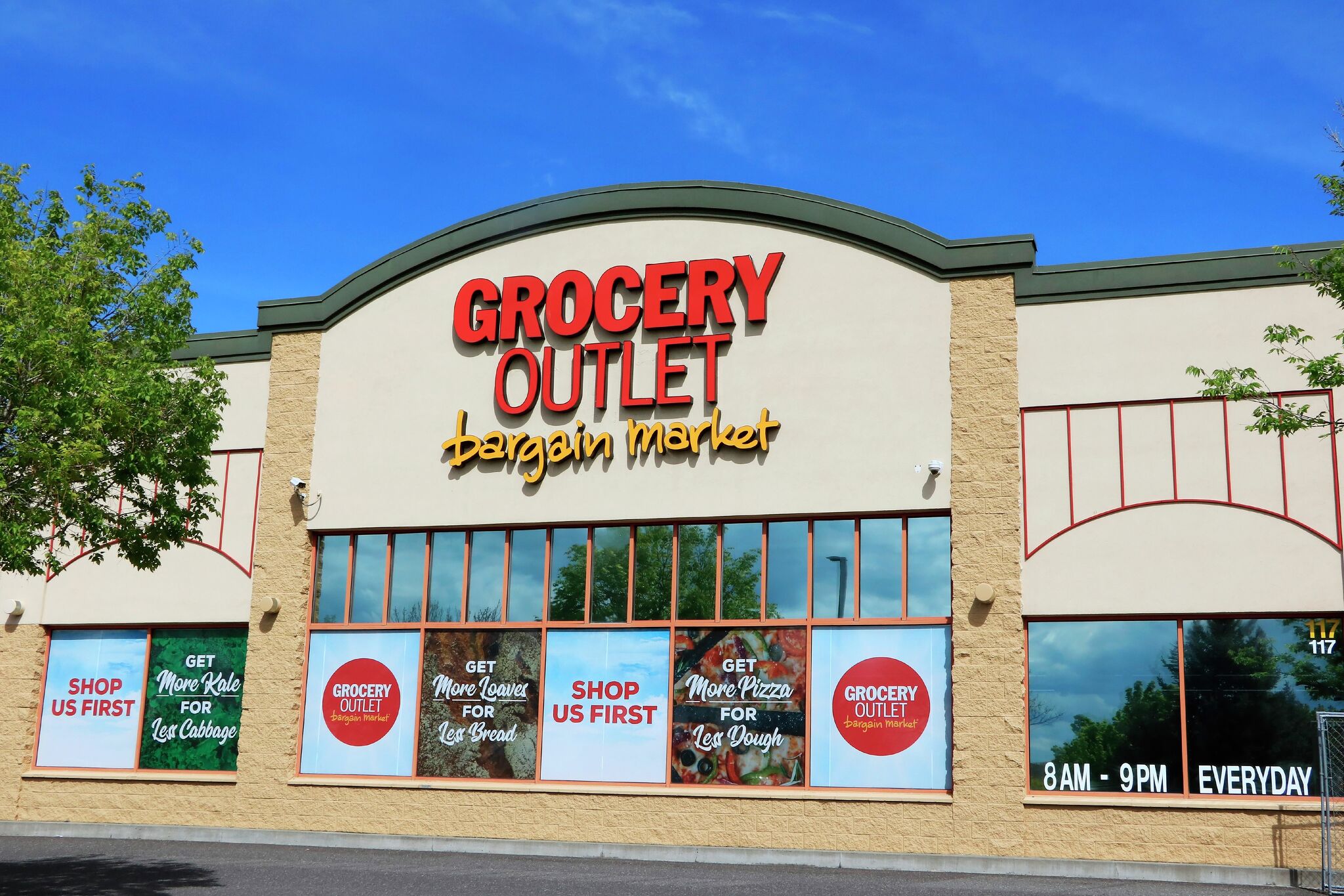 Grocery Outlet Opens Very First Store in Las Vegas!