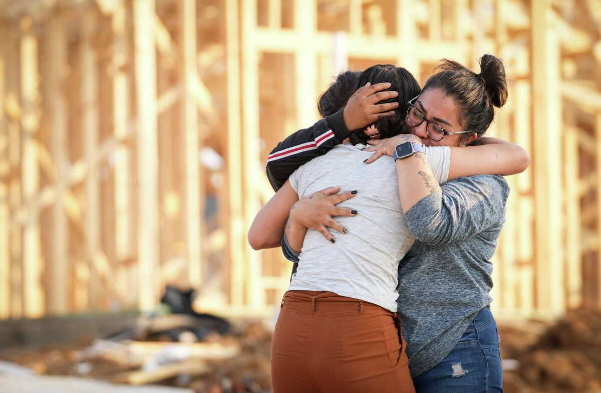Conroe storm Building collapse kills 2, damage in Huntsville
