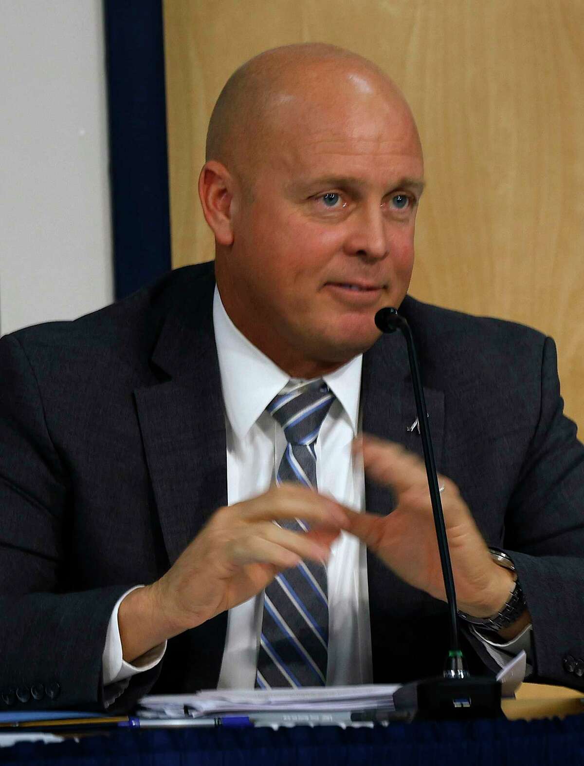 How's the pay for the San Antonio area's many new ISD superintendents?