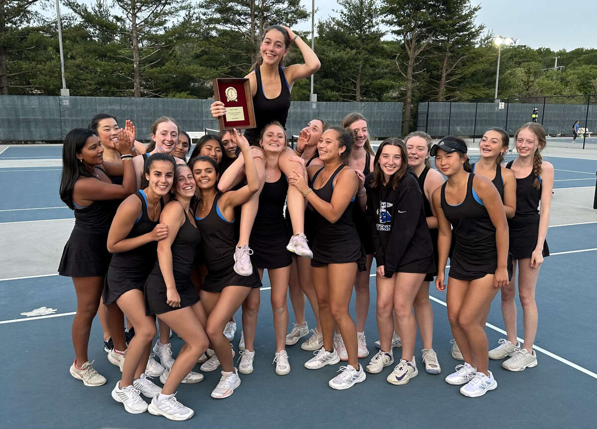 Darien girls tennis tops New Canaan for FCIAC three peat