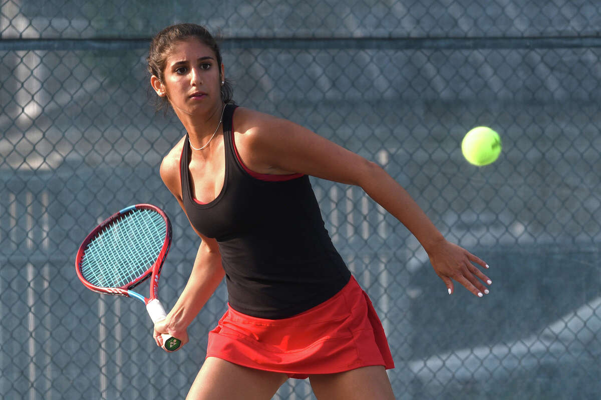 Darien girls tennis tops New Canaan for FCIAC threepeat