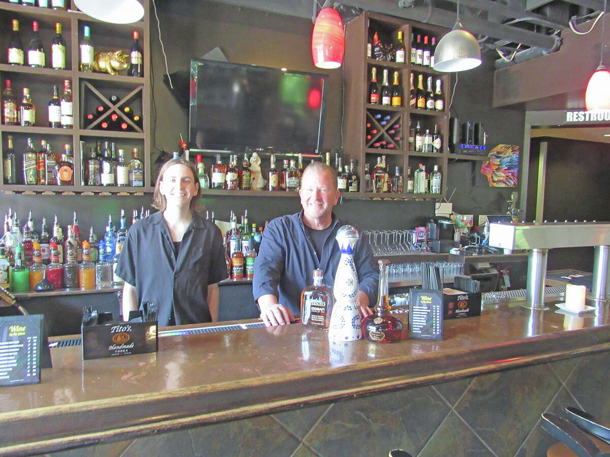 Reine bar and dance club makes a name for itself in Edwardsville