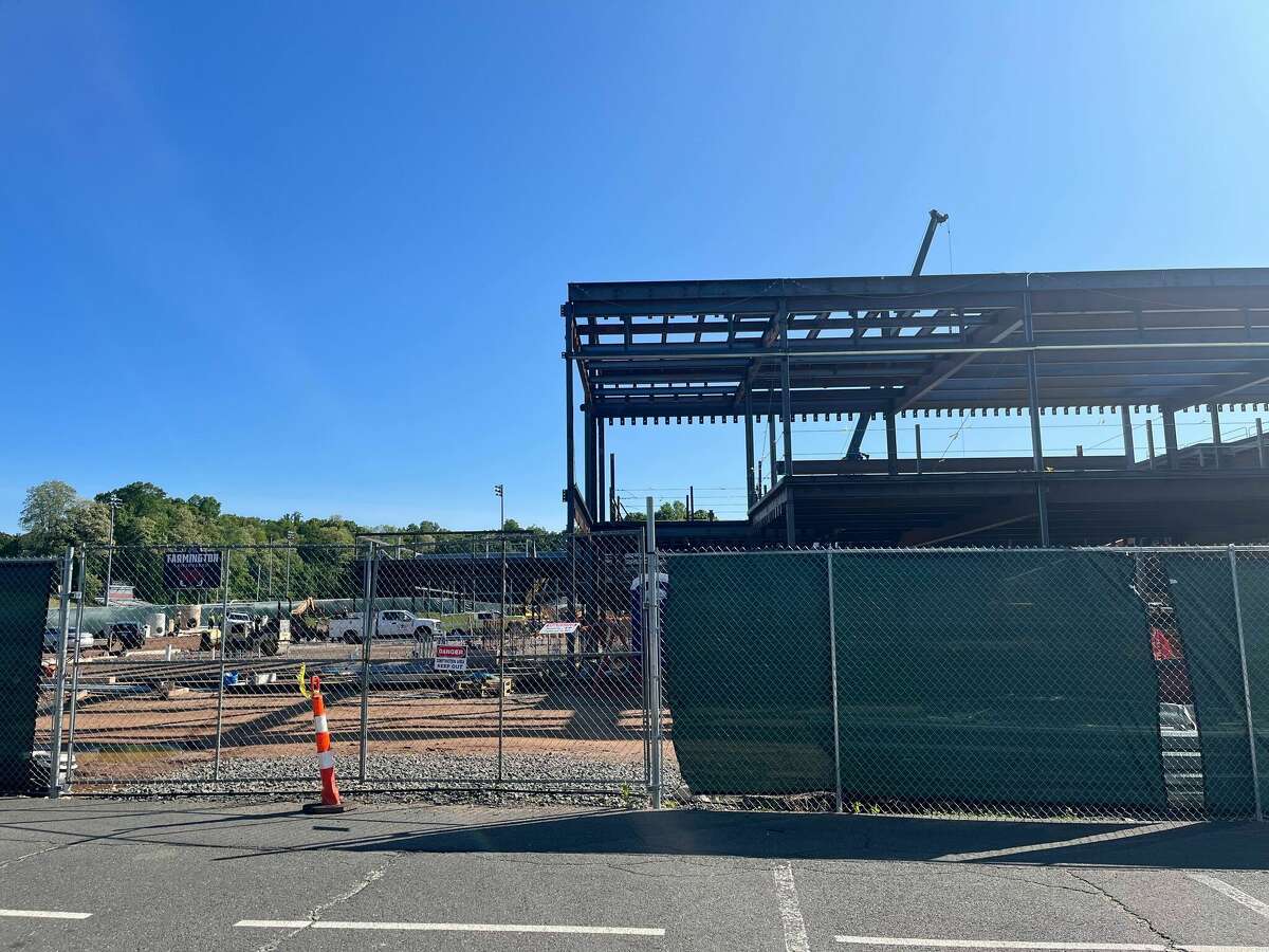 OSHA investigates construction worker fall at new Farmington school