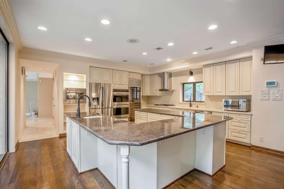 DeMontrond's Tanglewood mansion hits market with large lot, 4M price