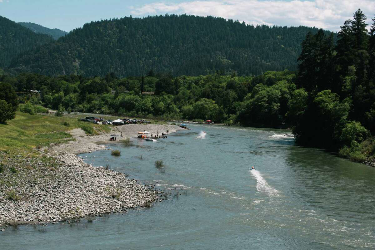 白水水上飞机比赛是北加州和俄勒冈州南部的三位一体河、克拉马斯河和罗格河特有的比赛。