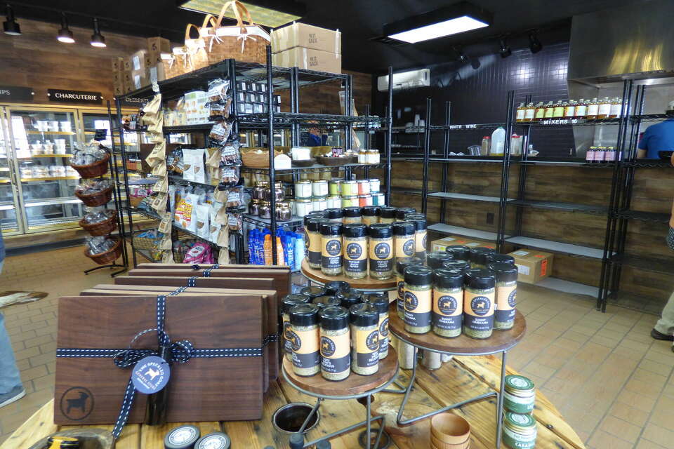 Onekama store bringing new dining options in its 2nd year