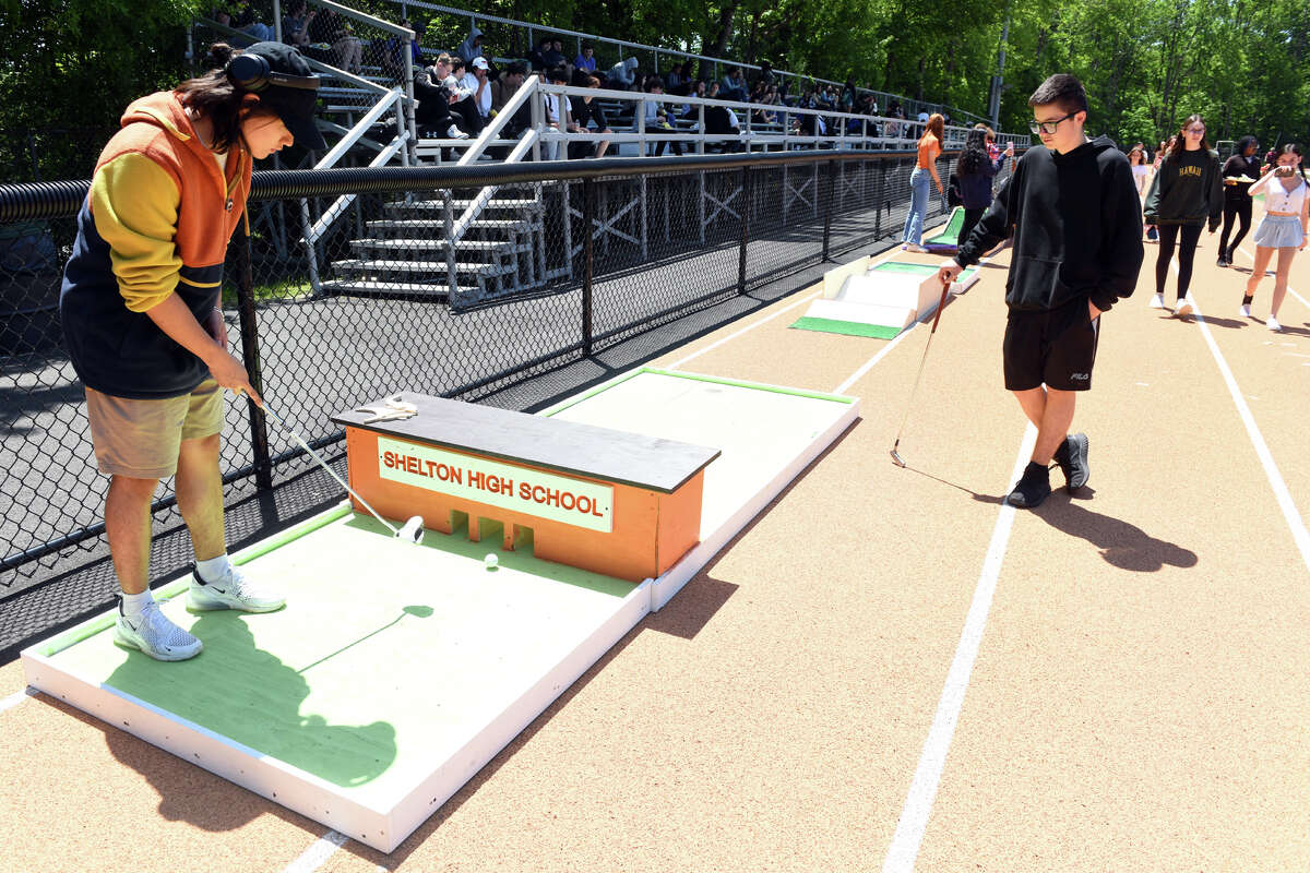 Tech ed students create mini golf course at Shelton High