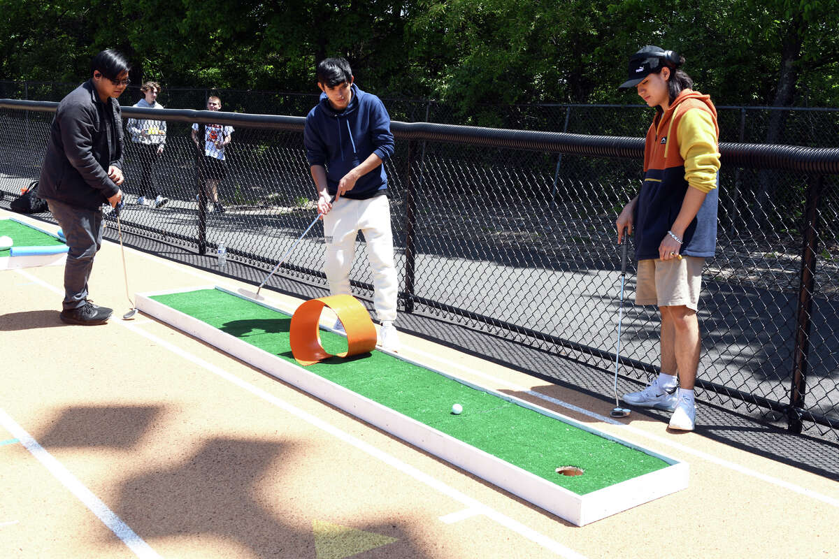 Tech ed students create mini golf course at Shelton High