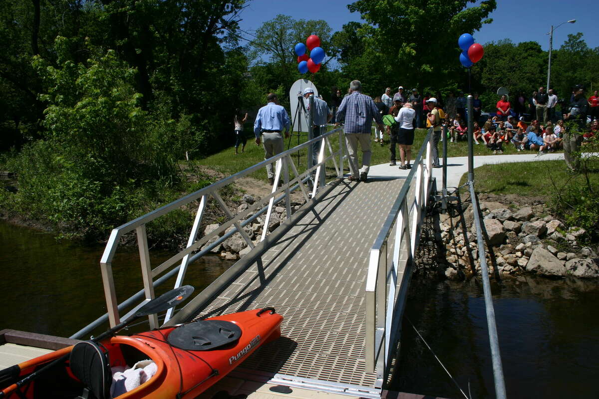 Hemlock Park kayak launch ribbon cutting held in Big Rapids