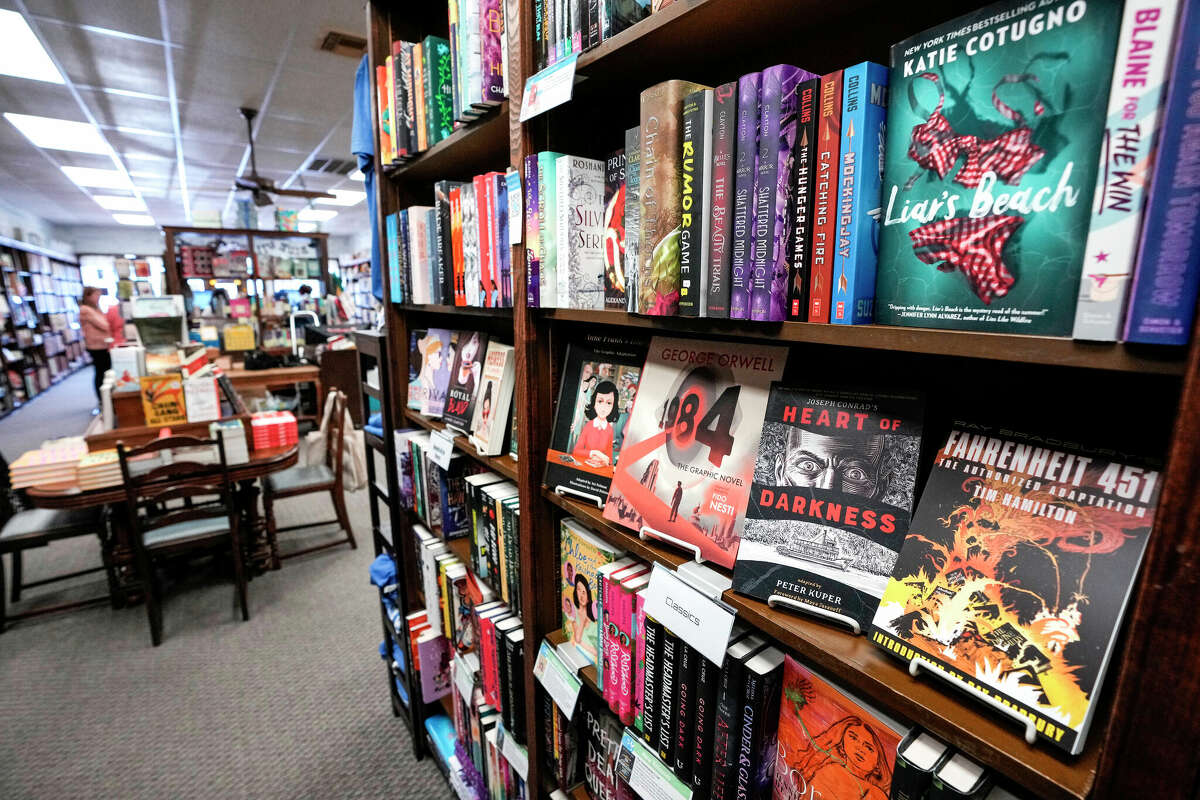 Independent Texas bookstores say school book rating bill is a threat