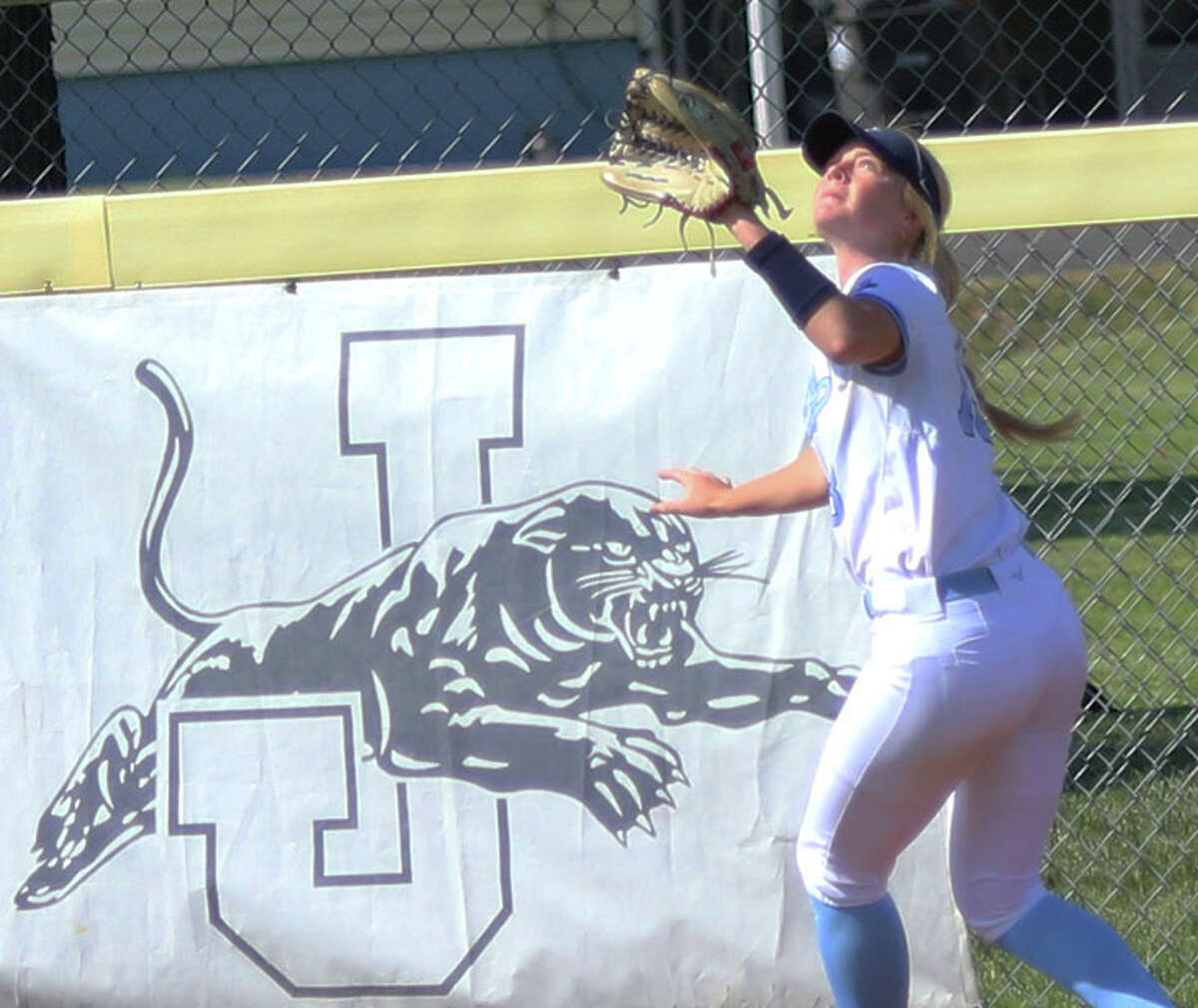 Ashlyn Brown hurls one-hitter, Jersey shuts out Alton