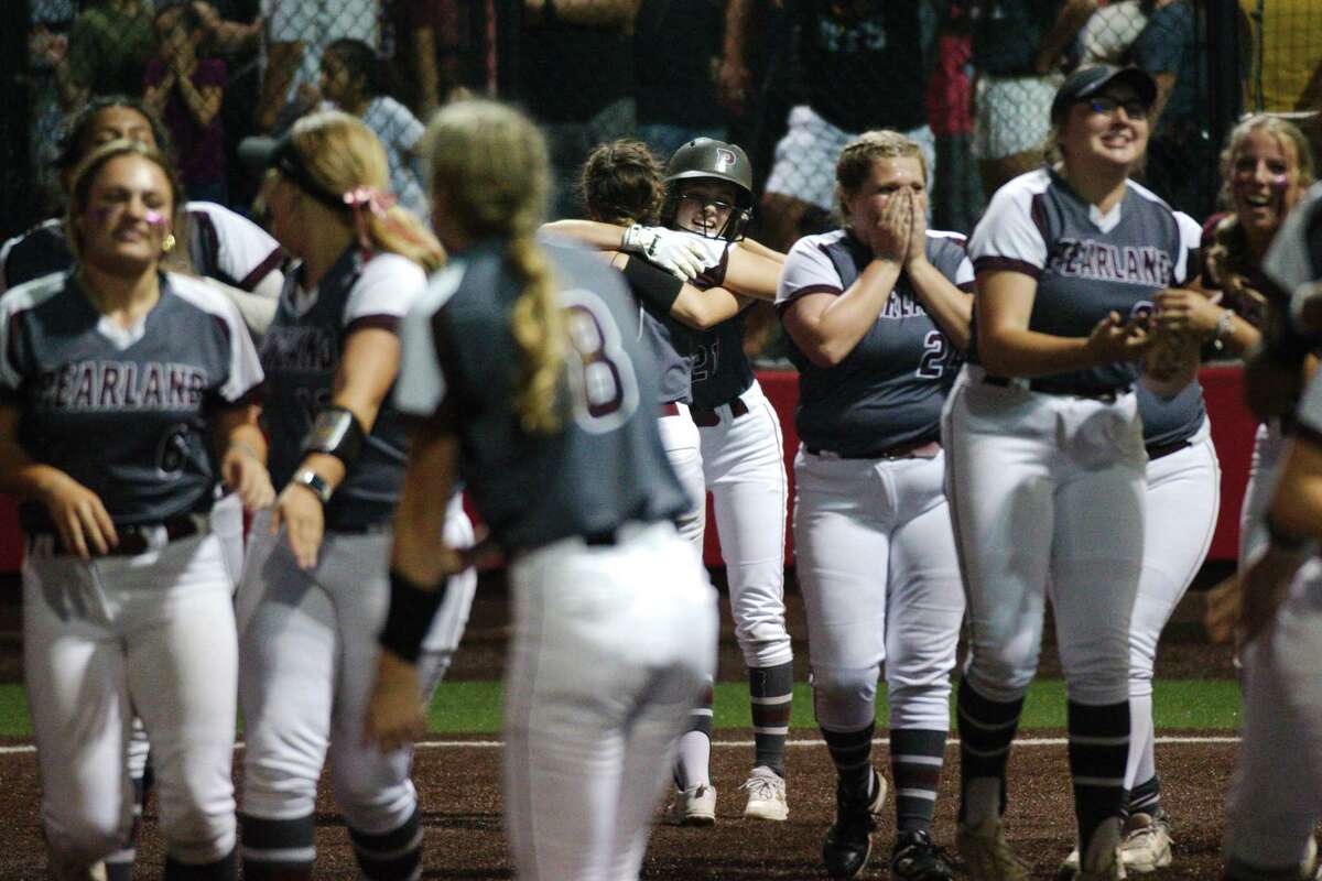 Pearland shocks Deer Park to reach state softball tournament