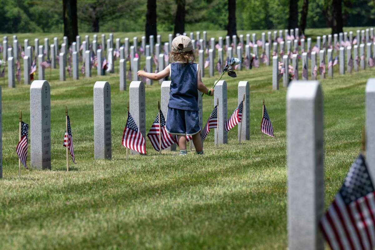 Photos: Saratoga National Cemetery Observes Memorial Day