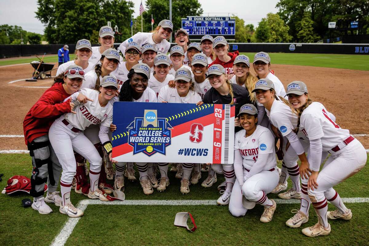 Stanford softball sweeps Duke to earn trip to College World Series