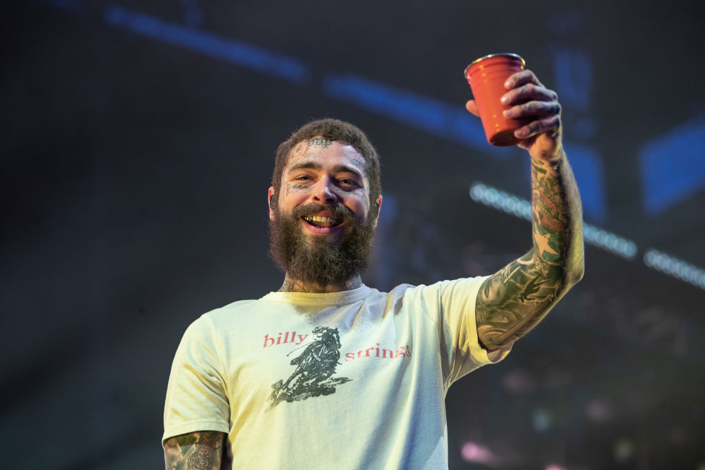Post Malone pulls fan onstage at BottleRock to help play song