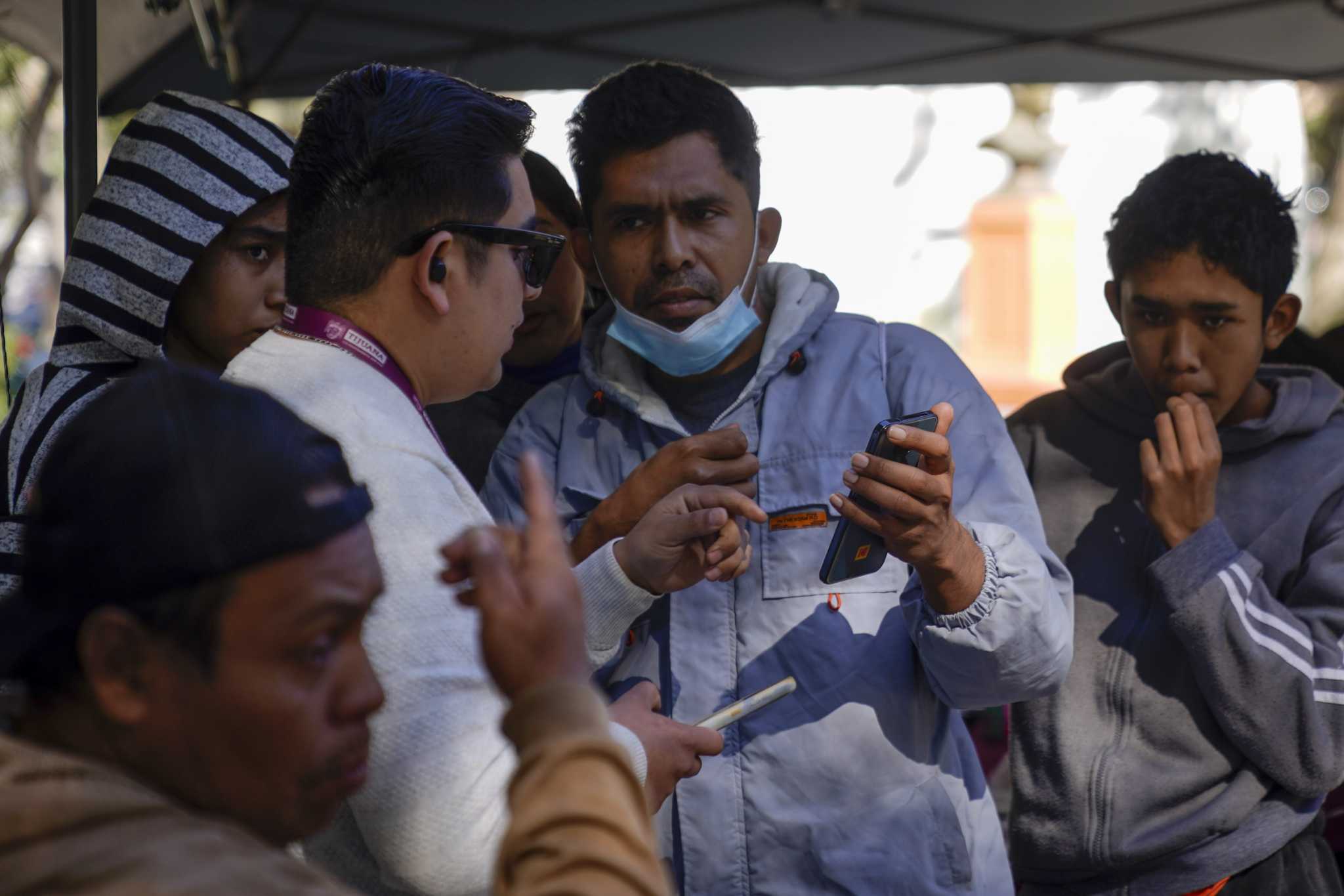 Asylum-seekers say joy over end of Title 42 turns to anguish - Vimarsana News