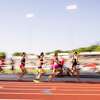 跑步的女孩1600米跑在2023年克洛维斯CIF状态跟踪&场锦标赛,加州星期六,2023年5月27日。