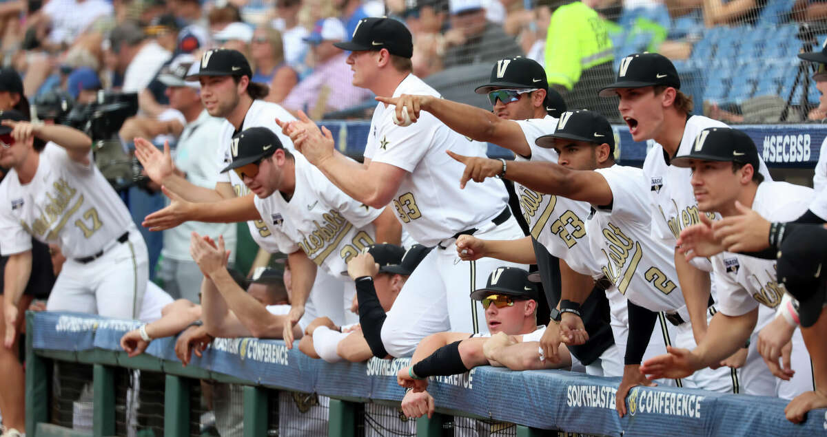 Baseball Falls to Vanderbilt in SEC Opener