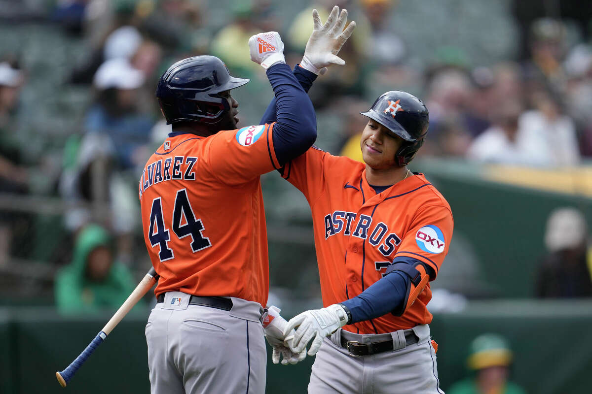 Houston Astros hit 7 home runs to sweep Oakland Athletics