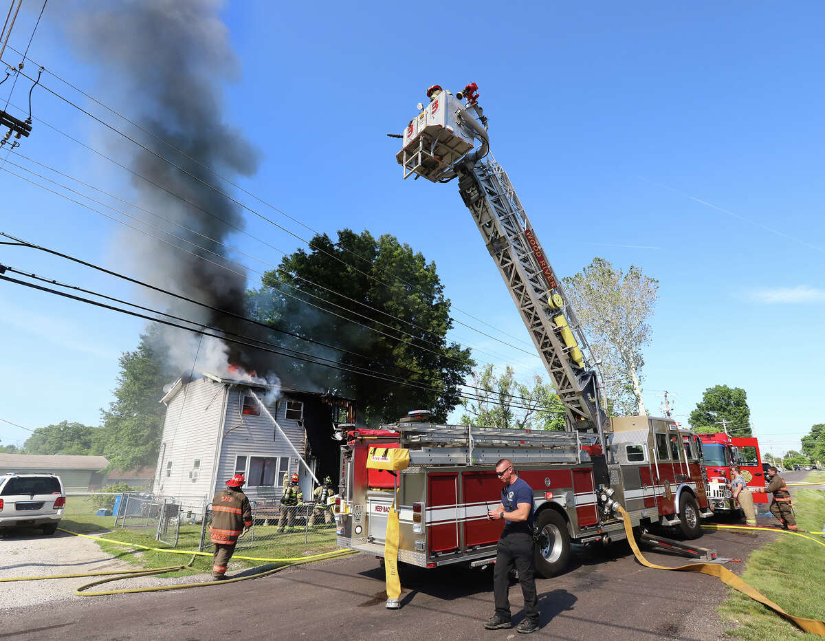 Fire destroys South Roxana home on Sunday