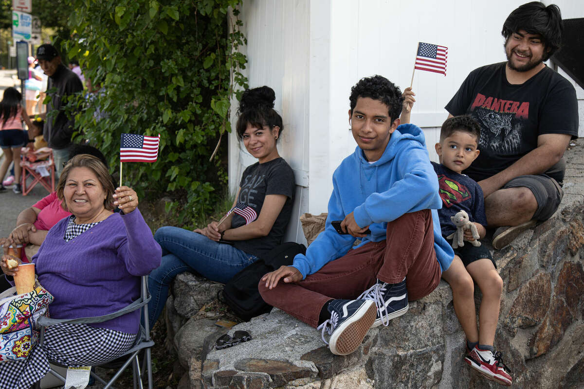 More than a thousand march in Norwalk Memorial Day parade