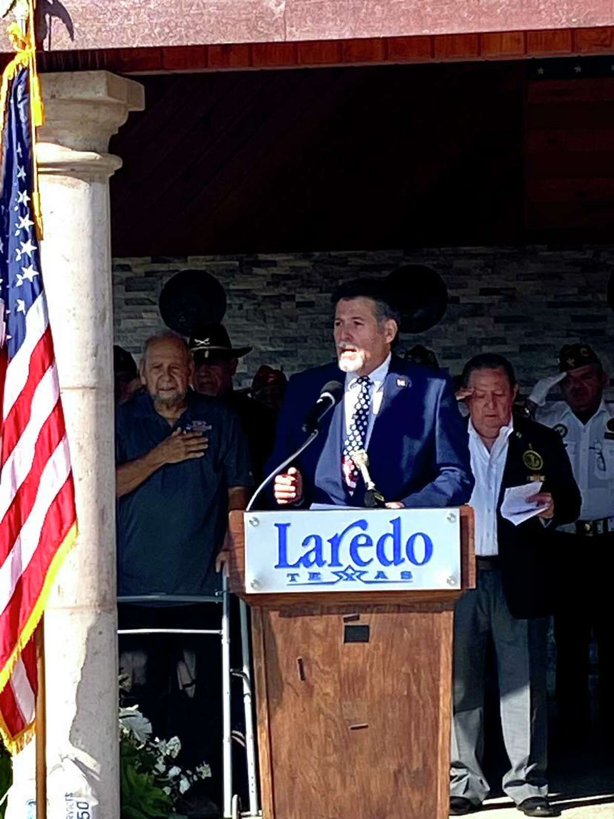 Laredo honors fallen heroes during Memorial Day ceremony at cemetary